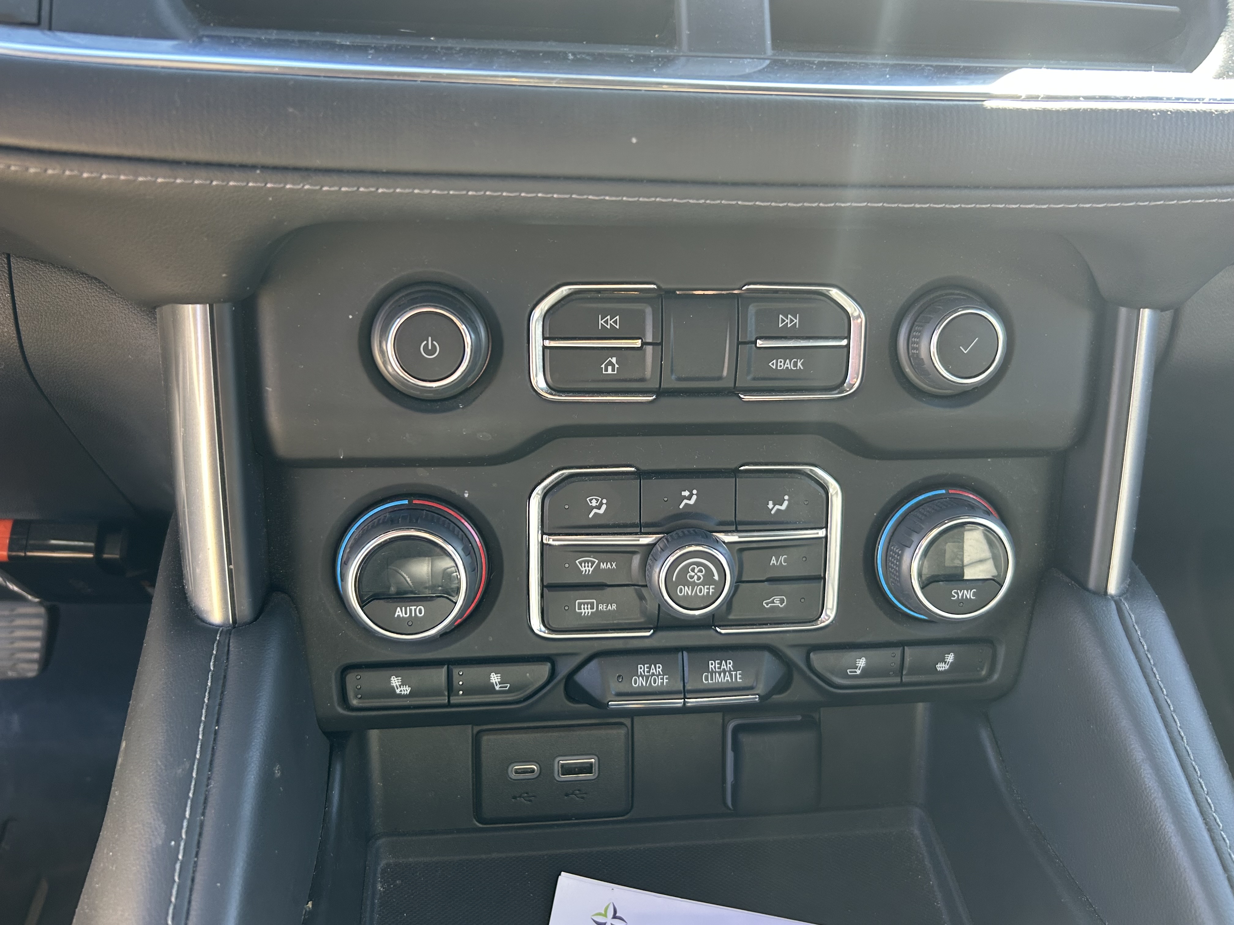 Used 2023 Chevrolet Tahoe Z71 AWD/4WD image 12