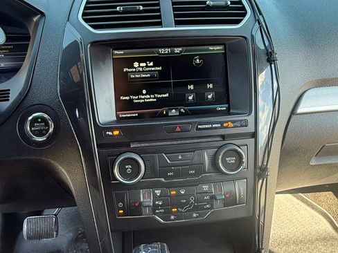 Used 2016 Ford Explorer XLT w/ Equipment Group 202A image 10