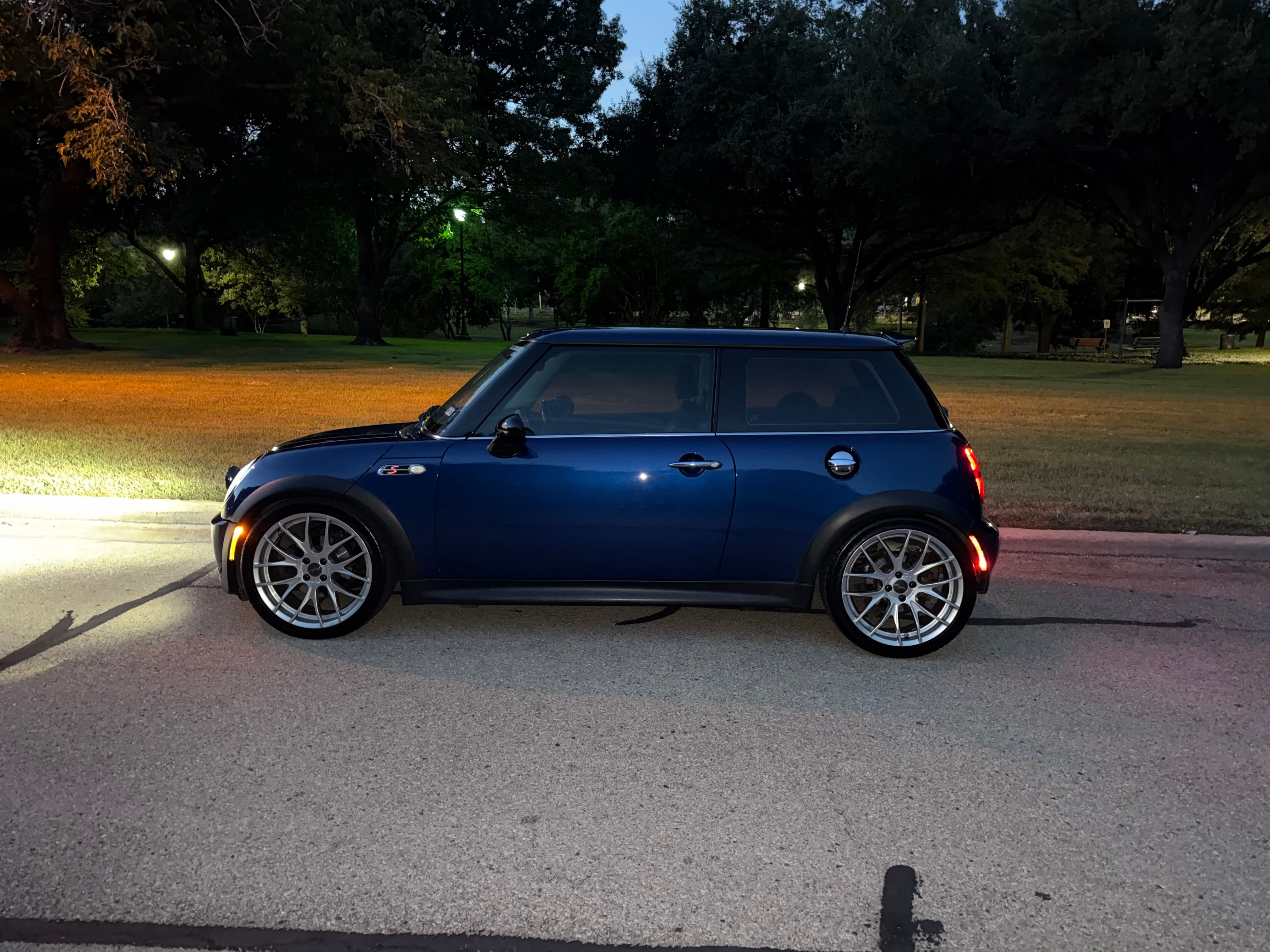 Used 2004 MINI Cooper S FWD image 11