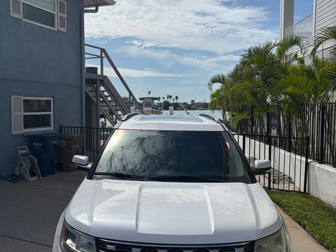 Used 2016 Ford Explorer Limited FWD image 9