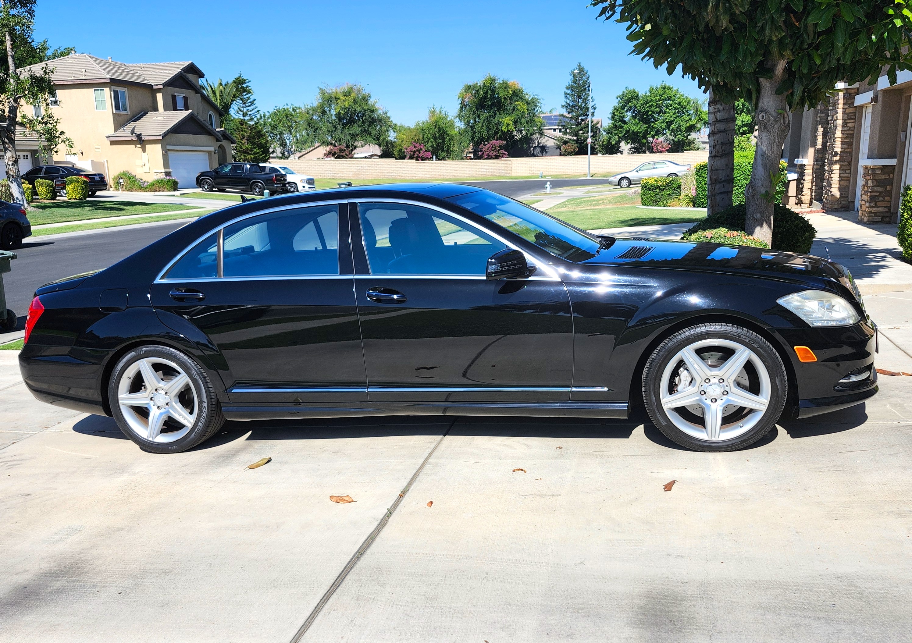 Used 2010 Mercedes-Benz S 550 image 2