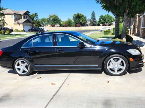 Used 2010 Mercedes-Benz S 550 image 2