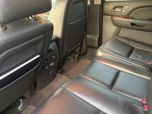 Used 2013 Chevrolet Avalanche LTZ AWD/4WD image 10