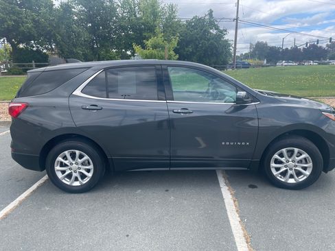 Used 2019 Chevrolet Equinox LT AWD/4WD image 2
