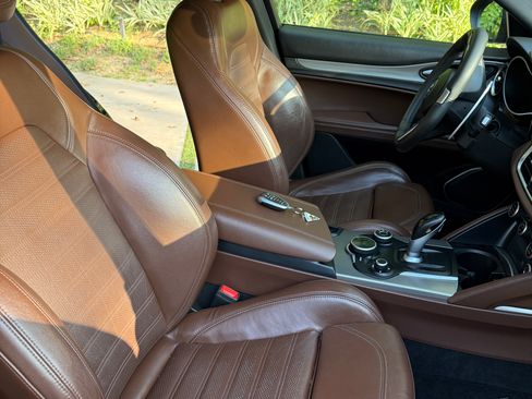 Used 2019 Alfa Romeo Stelvio Ti Sport w/ Quick Order Package 22S Sport image 10