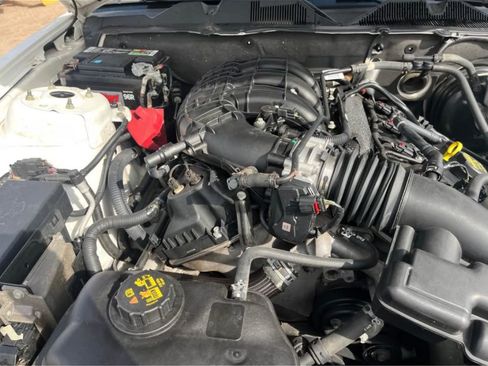 Used 2012 Ford Mustang Coupe RWD image 8