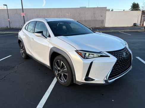 Used 2019 Lexus UX 200 w/ Premium Package image 15