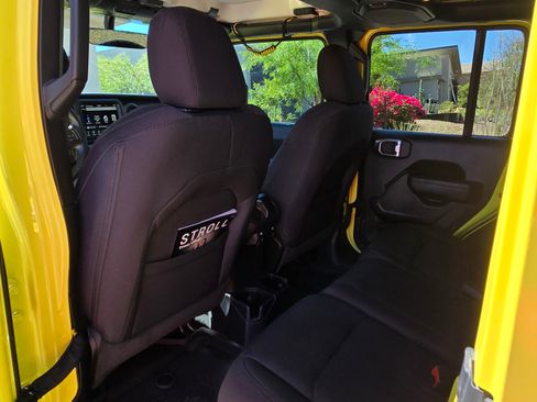 Used 2022 Jeep Wrangler Unlimited Sport image 24