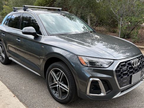 Used 2022 Audi Q5 e Premium Plus w/ Premium Plus Package image 2