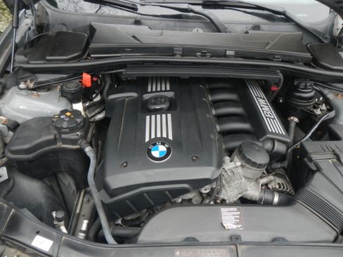 Used 2011 BMW 328i xDrive Wagon AWD/4WD image 8