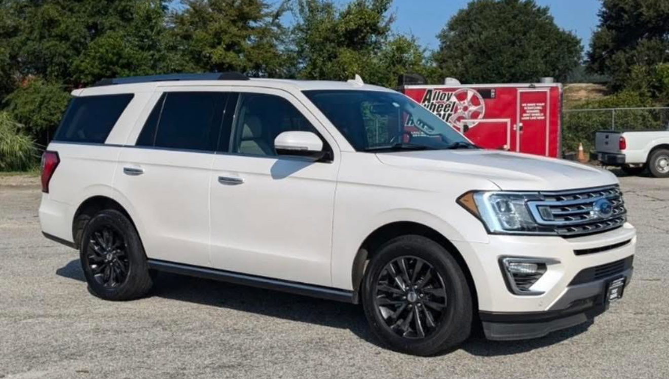 Used 2019 Ford Expedition Limited w/ Equipment Group 301A RWD image 9