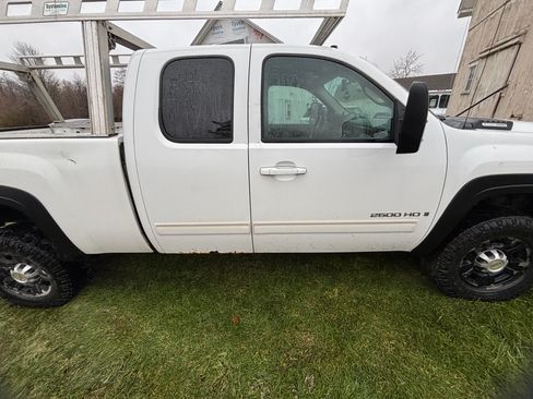 Used 2009 Chevrolet Silverado 2500 LTZ w/ Safety Package image 8