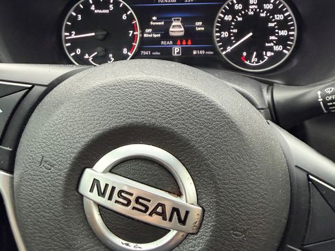 Used 2023 Nissan Sentra SV w/ SV Premium Package image 4