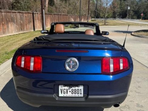 Used 2010 Ford Mustang Premium image 4