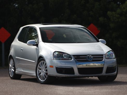 Used 2007 Volkswagen GTI 2.0T 2-Door image 2
