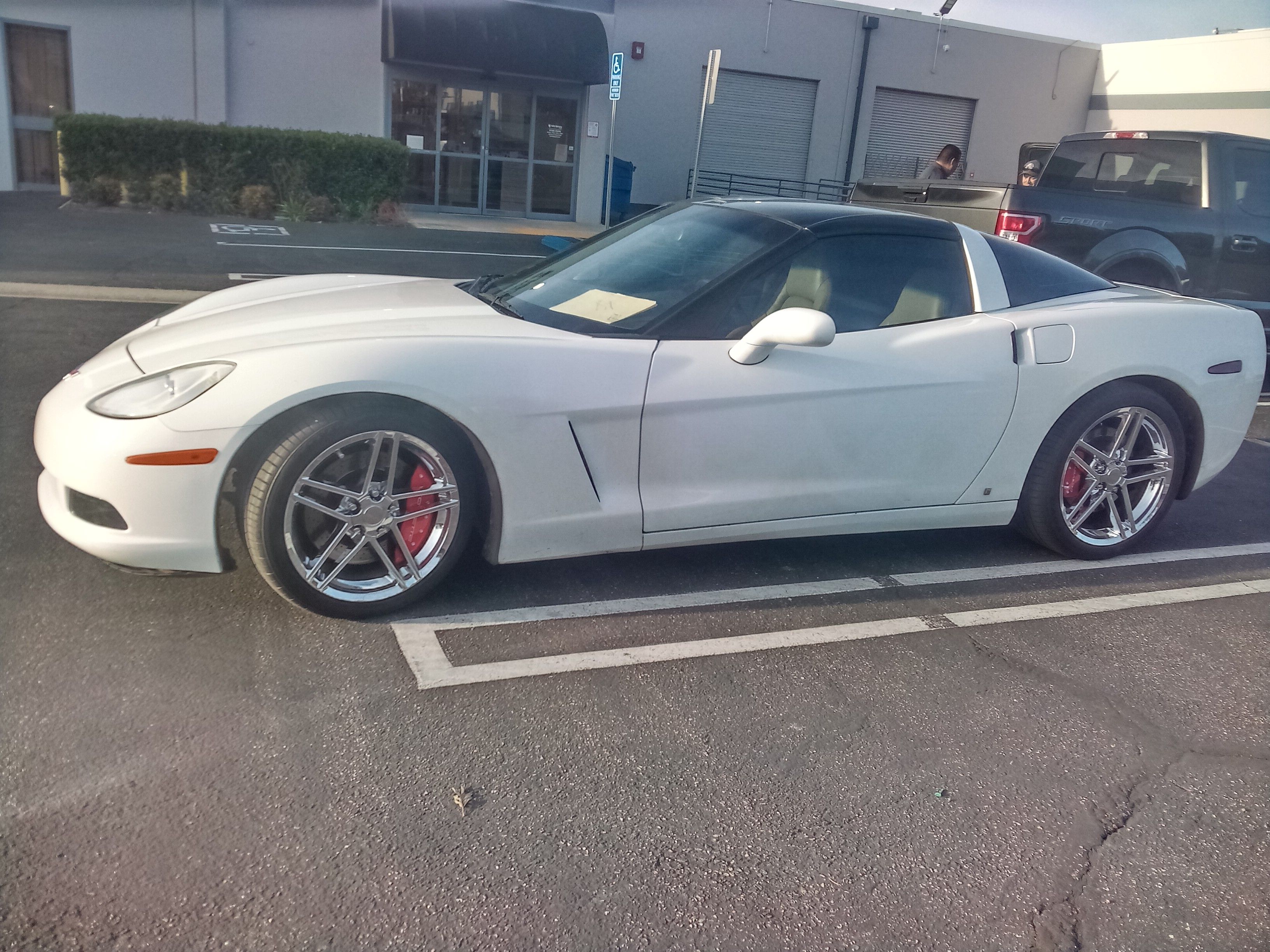 Used 2006 Chevrolet Corvette Coupe w/ Preferred Equipment Group RWD image 10