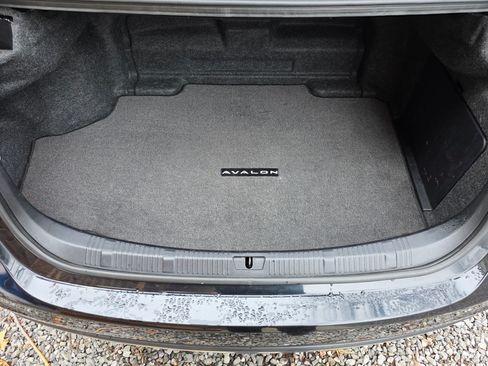 Used 2013 Toyota Avalon XLE Premium image 25