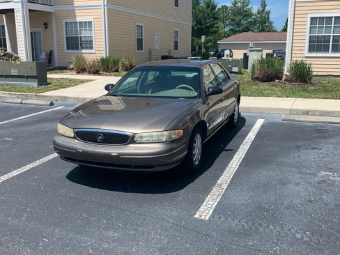 Used 2002 Buick Century Custom FWD image 7