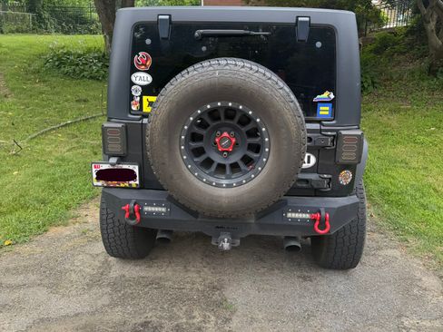Used 2011 Jeep Wrangler Unlimited Sport AWD/4WD image 5