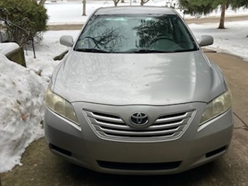 Used 2009 Toyota Camry LE image 1