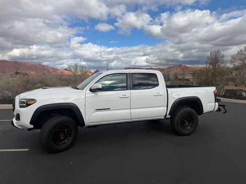 Used 2023 Toyota Tacoma TRD Pro image 1