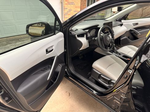 Used 2023 Toyota Corolla Cross L image 18