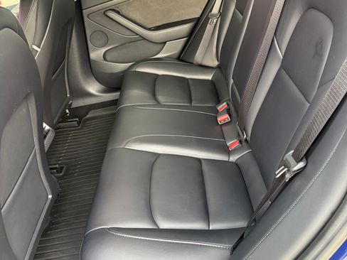 Used 2022 Tesla Model 3 Standard Range image 5