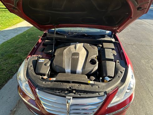 Used 2012 Hyundai Genesis 3.8 image 8