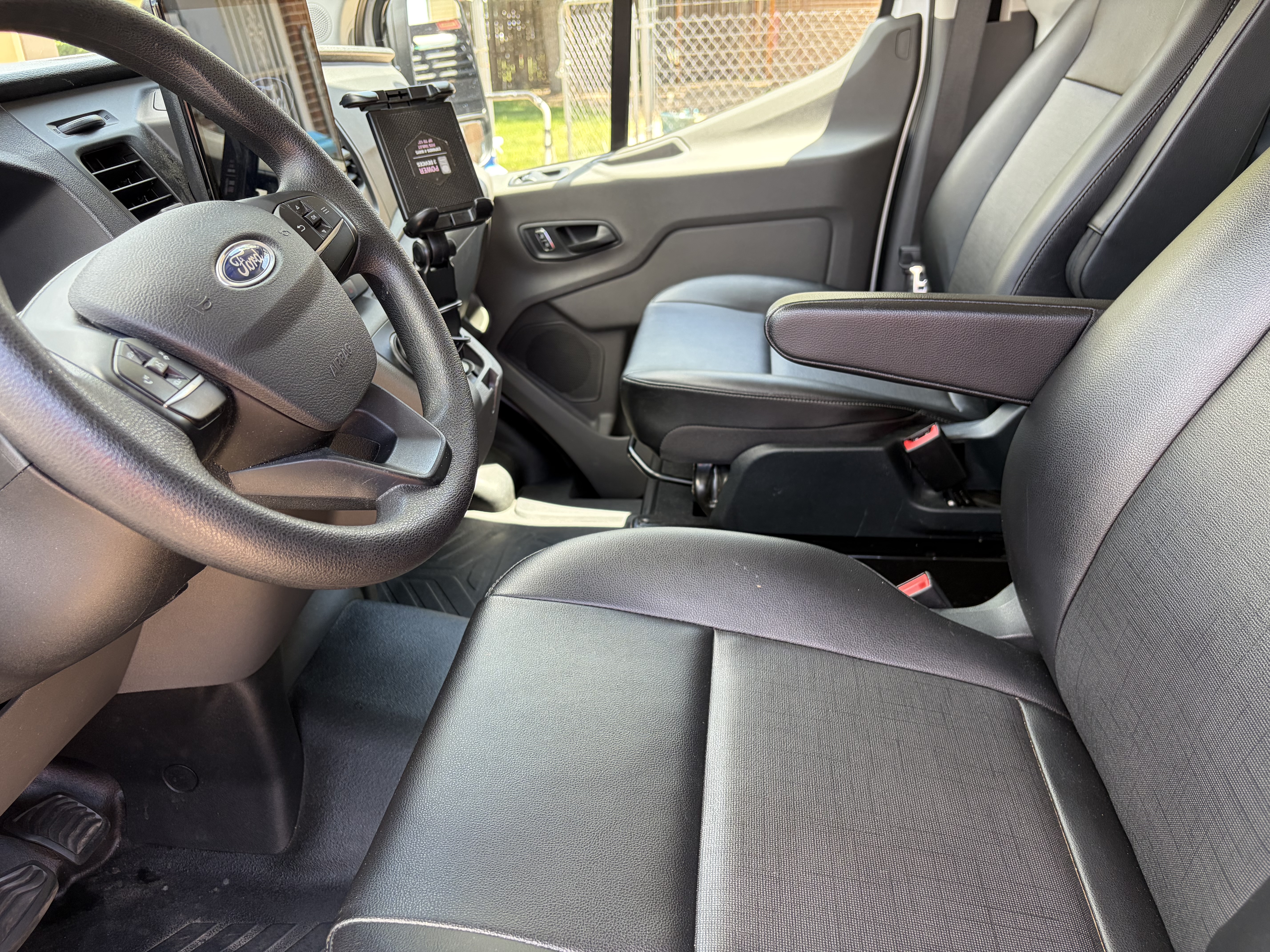 Used 2023 Ford E-Transit Low Roof RWD image 12