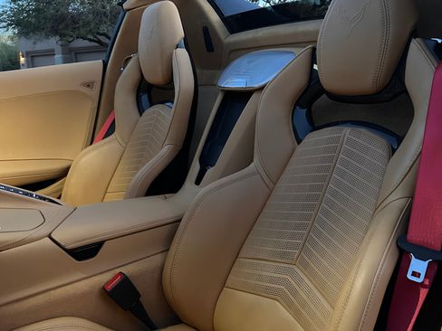 Used 2021 Chevrolet Corvette Stingray Premium Conv w/ Z51 Performance Package image 6