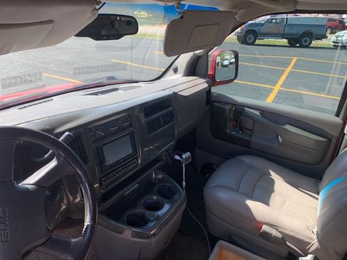 Used 2006 GMC Savana 1500 w/ Preferred Equipment Group image 22