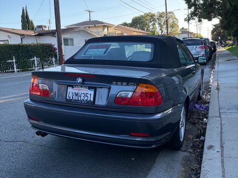 Used 2002 BMW 325Ci Convertible RWD image 2