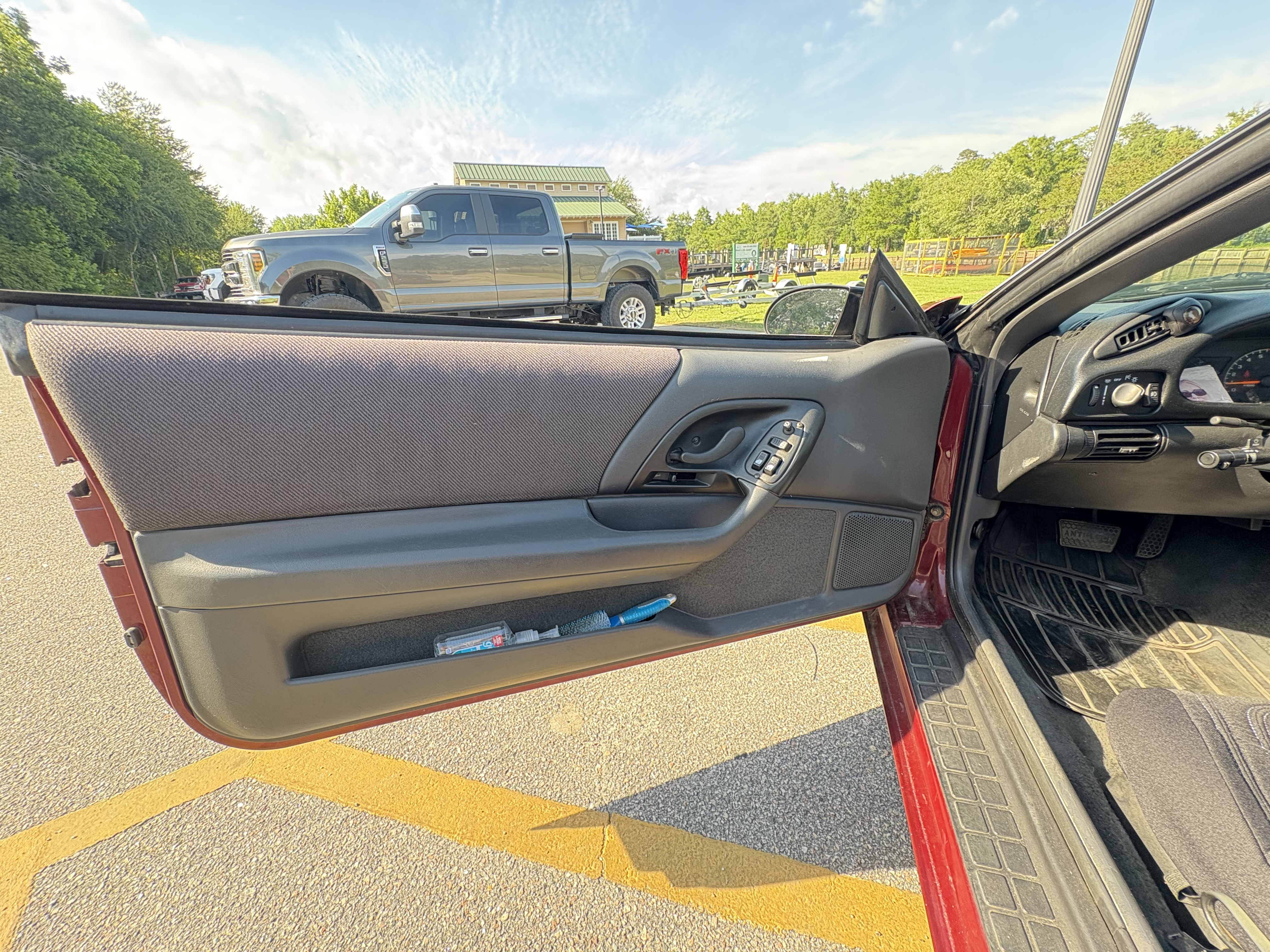 Used 1994 Chevrolet Camaro LT RWD image 9