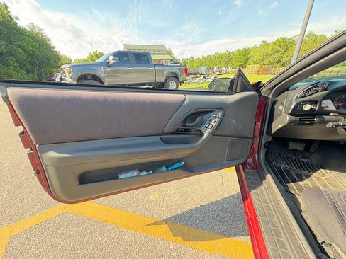 Used 1994 Chevrolet Camaro LT RWD image 9