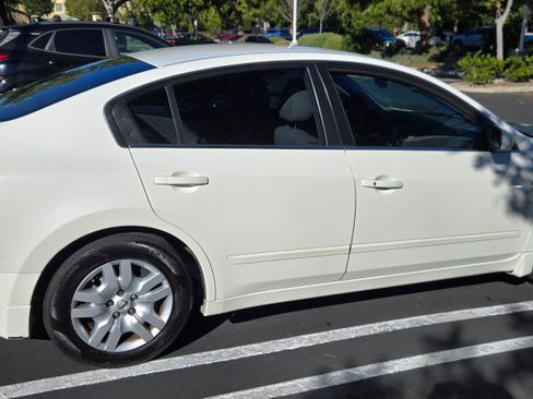 Used 2010 Nissan Altima 2.5 S image 5