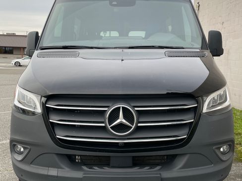 Used 2024 Mercedes-Benz Sprinter 2500 image 8