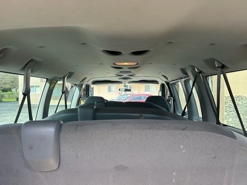 Used 2008 Ford E-350 and Econoline 350 XLT image 5