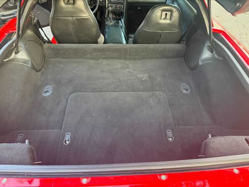 Used 1998 Chevrolet Corvette Coupe w/ Performance Handling Pkg RWD image 18
