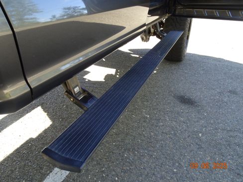 Used 2017 Ford F250 Lariat image 8