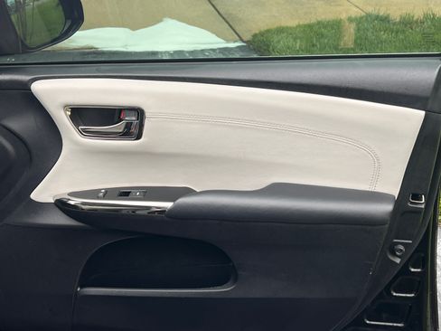 Used 2013 Toyota Avalon XLE Touring FWD image 15