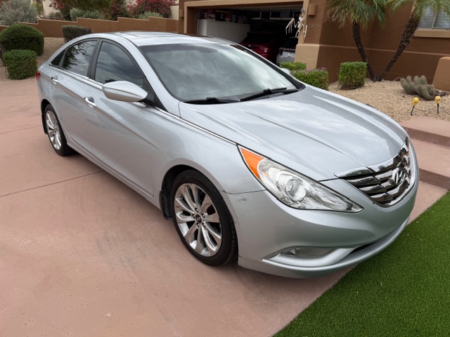 Used 2011 Hyundai Sonata SE w/ Navigation & Sunroof Pkg 4 FWD image 5