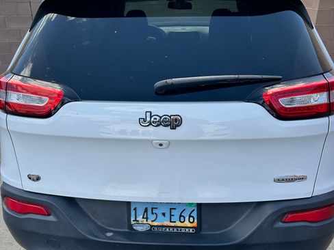 Used 2018 Jeep Cherokee Latitude FWD image 13