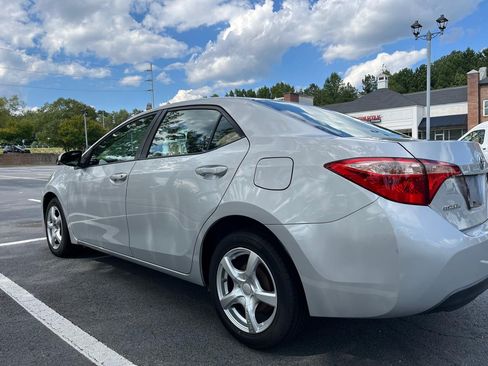 Used 2017 Toyota Corolla LE image 8