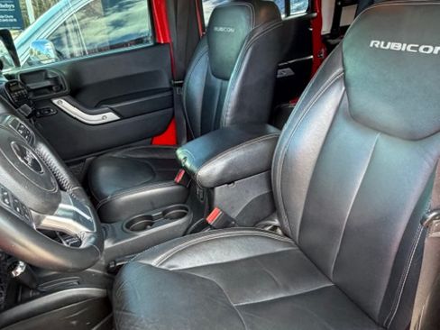 Used 2016 Jeep Wrangler Unlimited Rubicon image 14