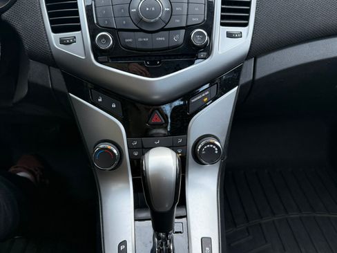 Used 2014 Chevrolet Cruze LT image 8