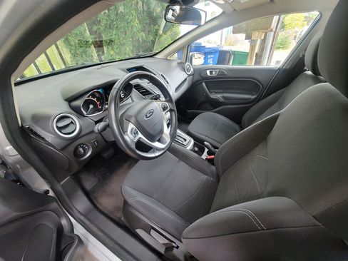 Used 2015 Ford Fiesta SE w/ Comfort Package image 2