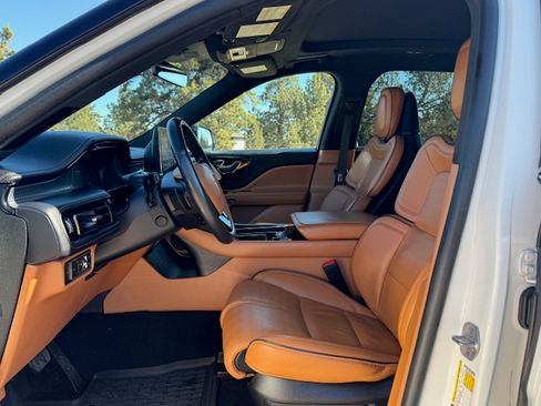 Used 2023 Lincoln Aviator Black Label w/ Dynamic Handling Package image 13