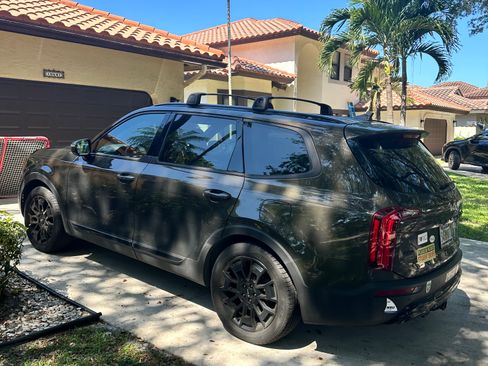 Used 2022 Kia Telluride SX w/ SX Prestige Package AWD/4WD image 5