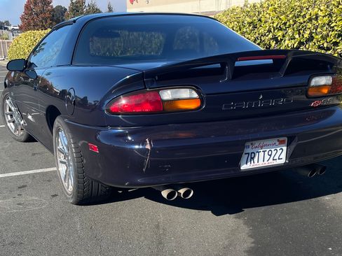 Used 2002 Chevrolet Camaro Z28 w/ SS Performance/Appearance Pkg image 6