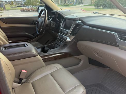 Used 2020 Chevrolet Suburban LT AWD/4WD image 14